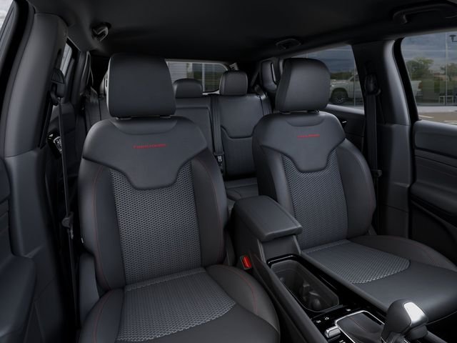 New 2026 Bright White Clear-Coat Exterior Paint Jeep Trailhawk image 17