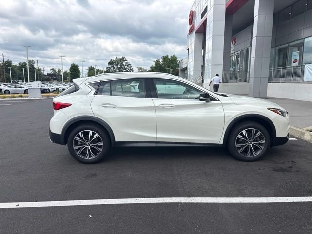 Used 2018 White INFINITI Premium image 8