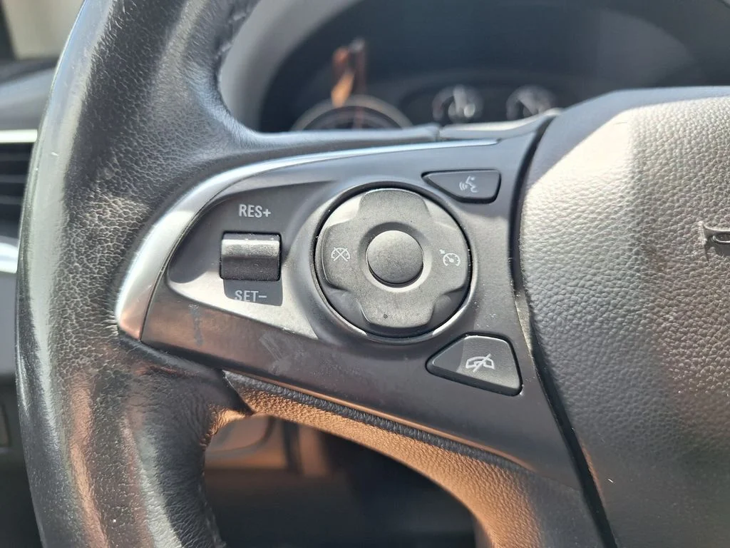 Used 2021 Black Buick Essence image 13