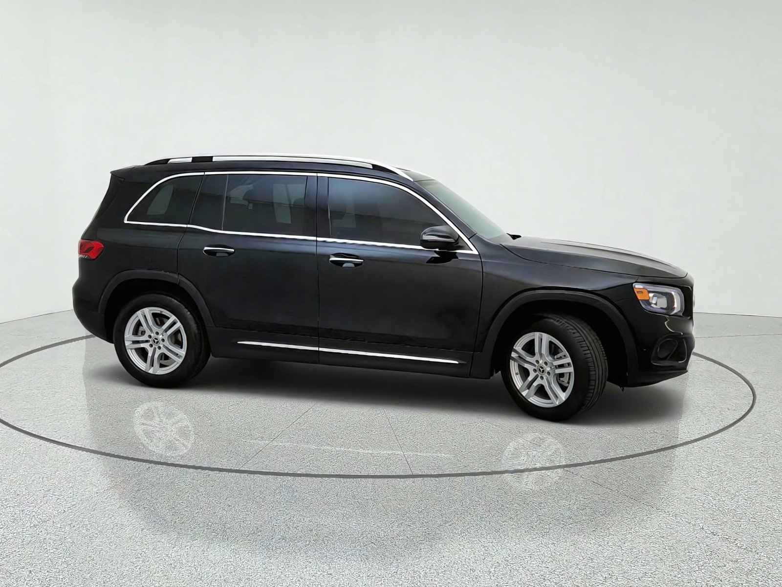 Used 2023 Night Black Mercedes-Benz GLB 250 image 6