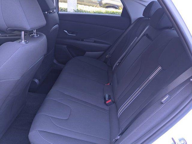 2025 Hyundai Elantra SEL - Photo 41