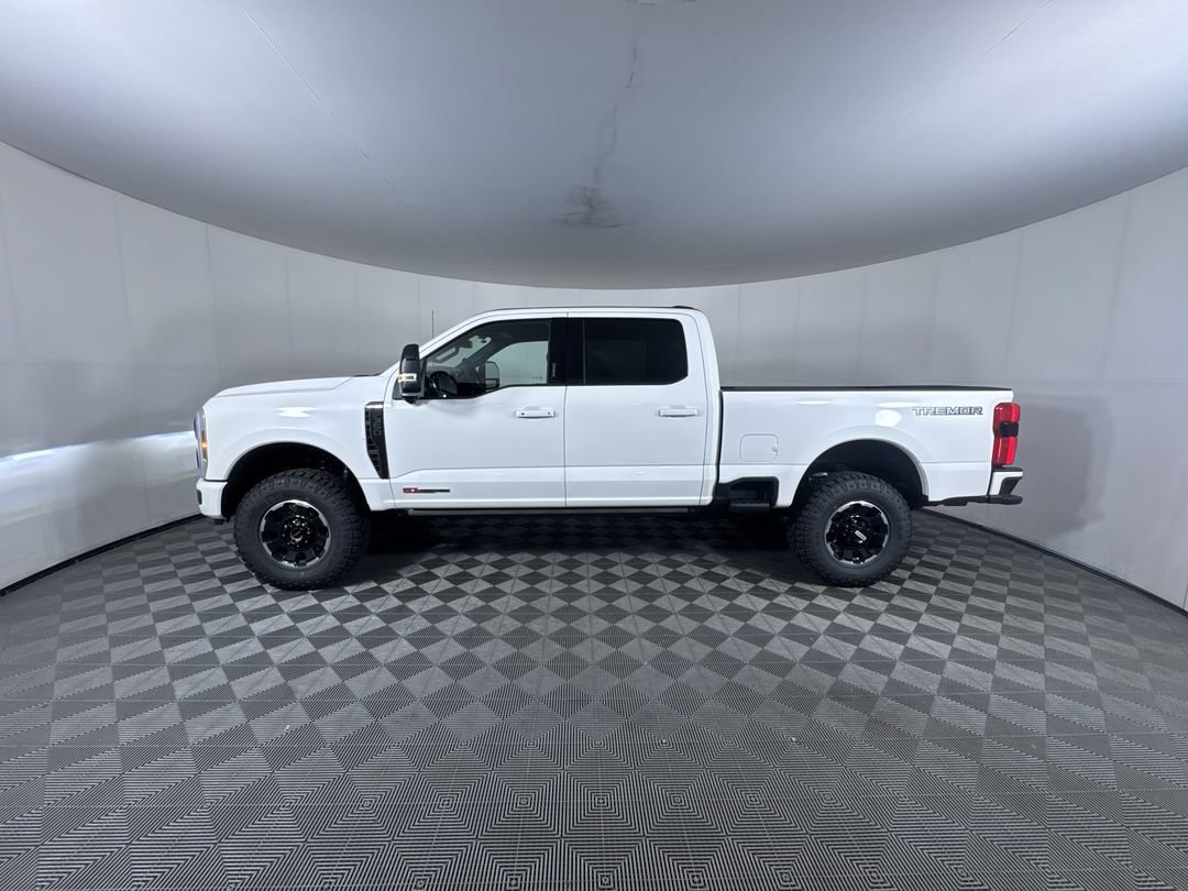 New 2026 Star White Metallic Tri-Coat Ford Platinum image 5