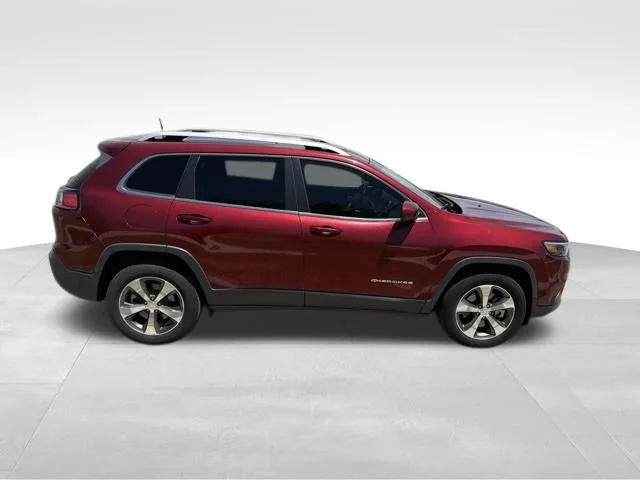 Used 2019 Red Jeep Limited image 2