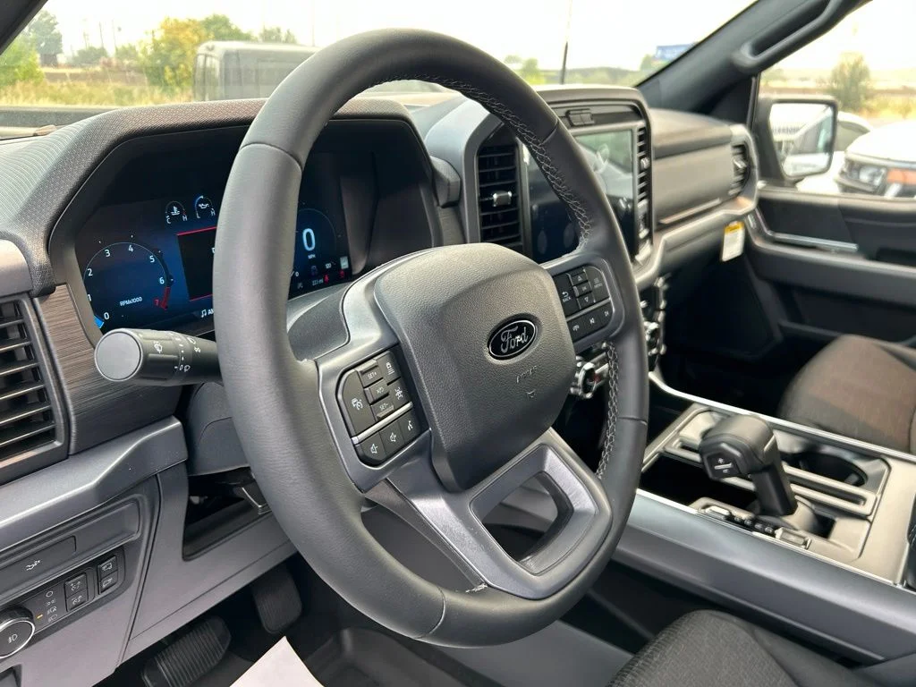 New 2026 Agate Black Metallic Ford XLT image 13