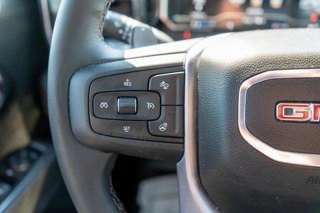 Used 2025 White GMC Elevation image 21