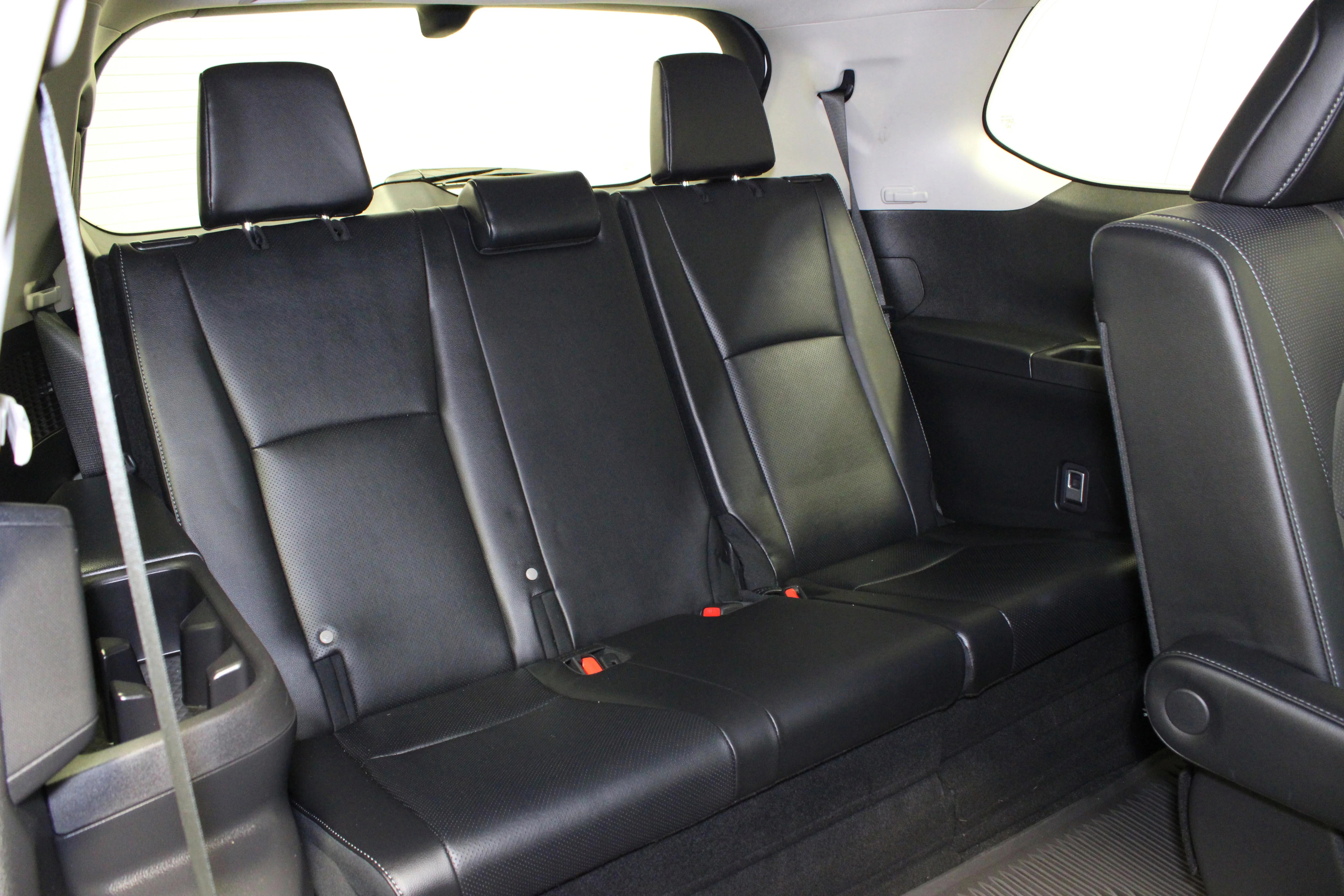 Used 2024 Pearl Toyota Platinum image 18
