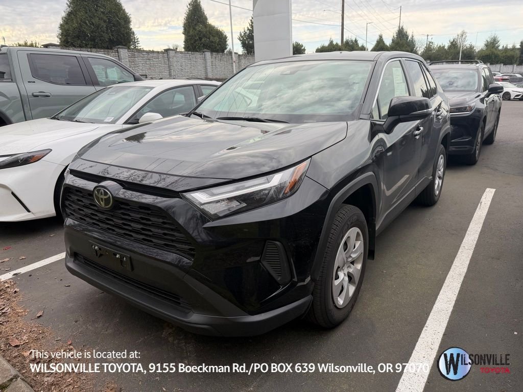 2025 Toyota RAV4 LE