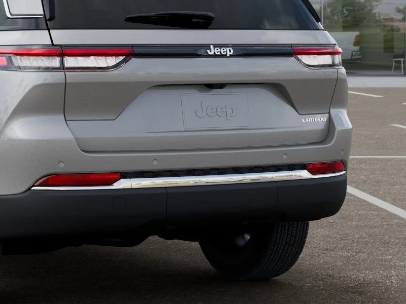 New 2026 Silver Zynith Jeep Laredo image 13