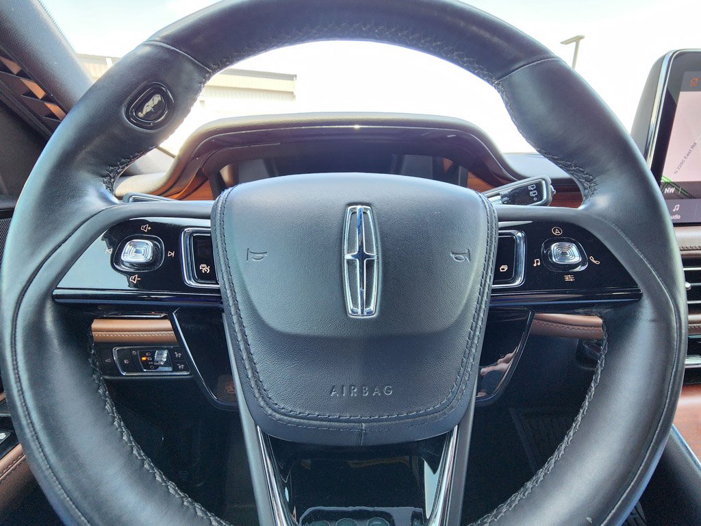 Used 2020 Infinite Black Metallic Lincoln Reserve image 39