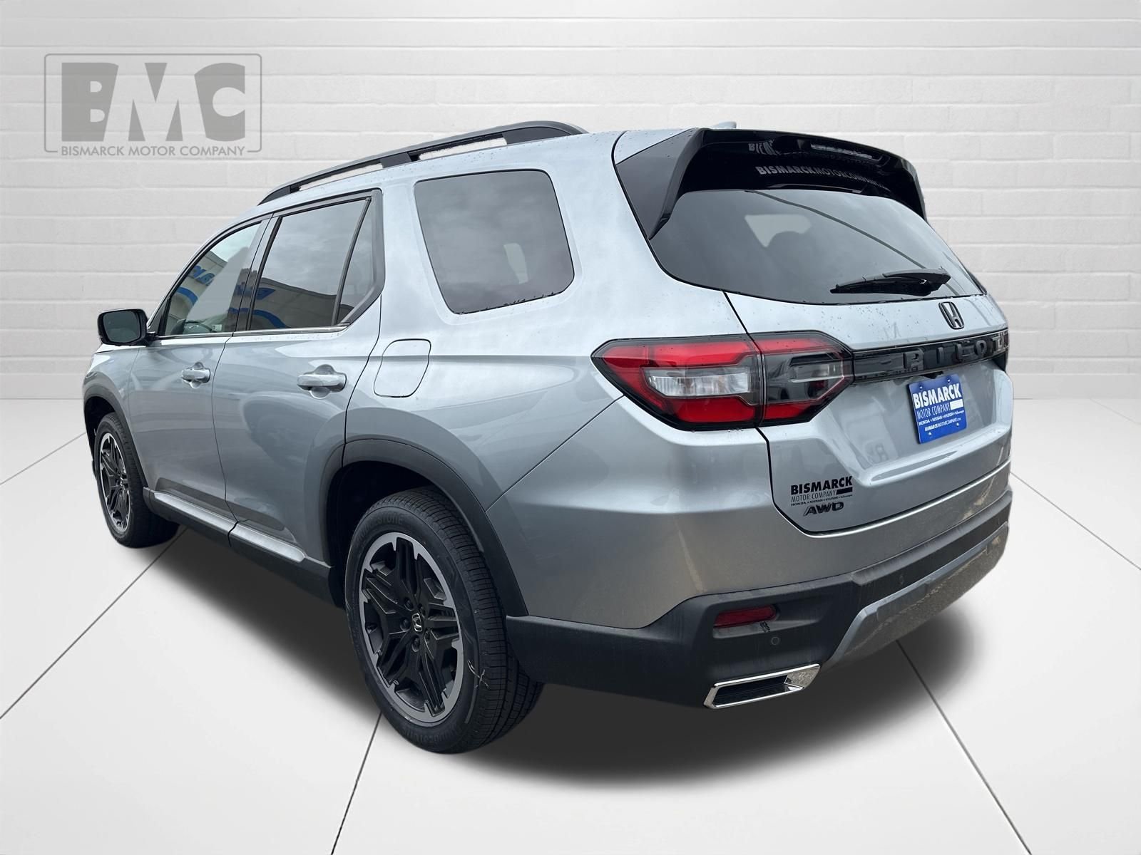 New 2026 Silver Honda Touring image 4