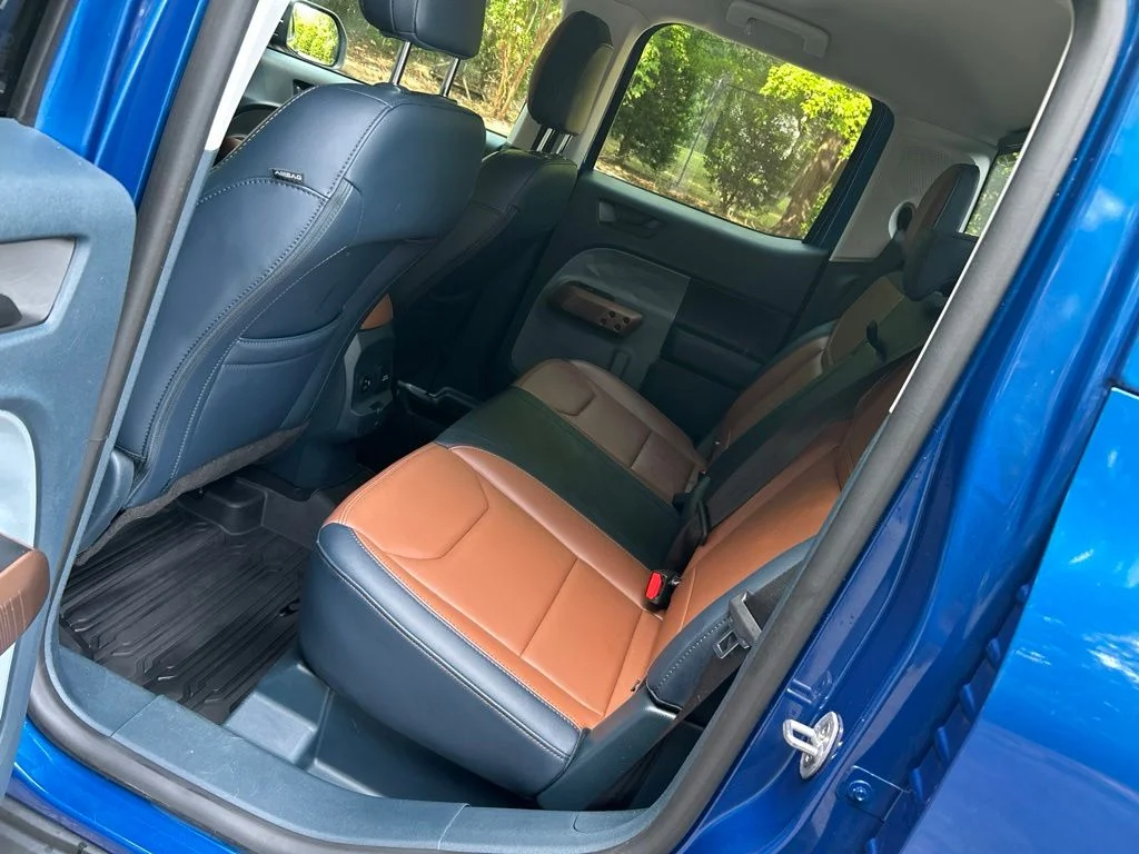 Used 2023 Blue Ford Lariat image 27