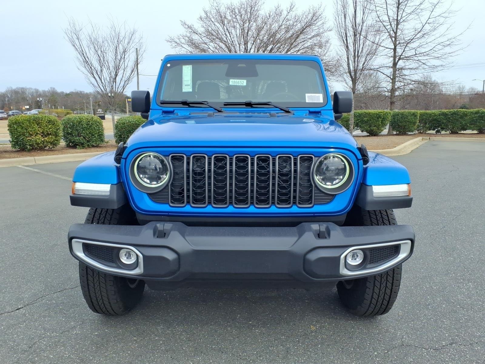 New 2026 Hydro Blue Pearl-Coat Exterior Paint Jeep Sport S image 12