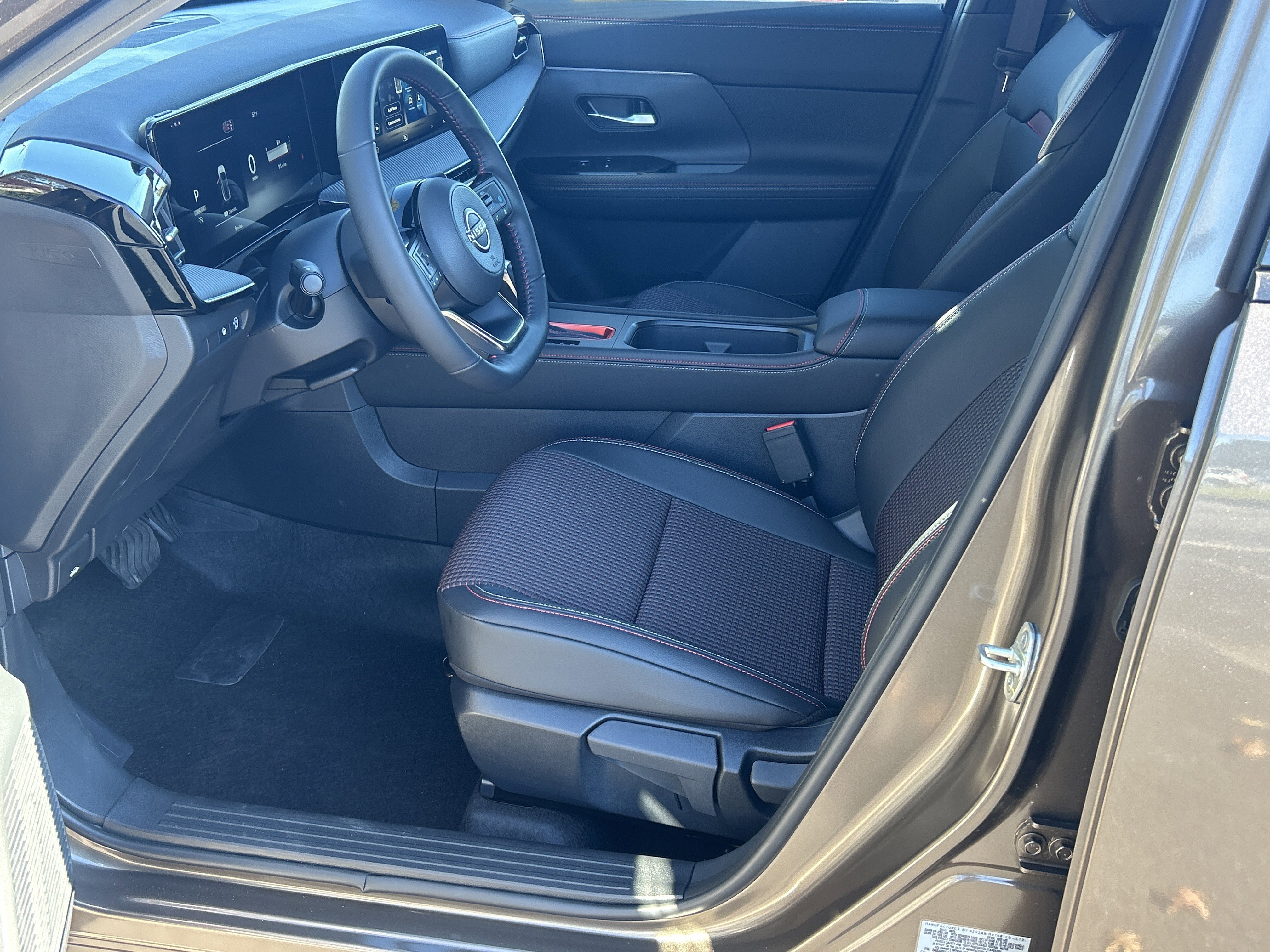 2026 Nissan KICKS SR - Photo 18