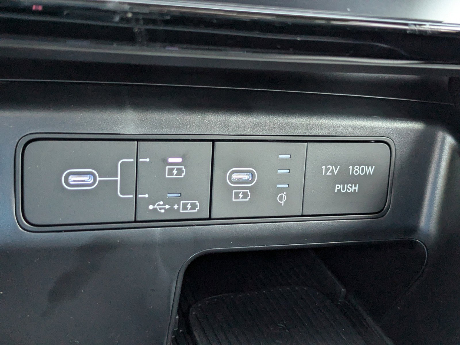 New 2025 Phantom Black Hyundai Limited image 28