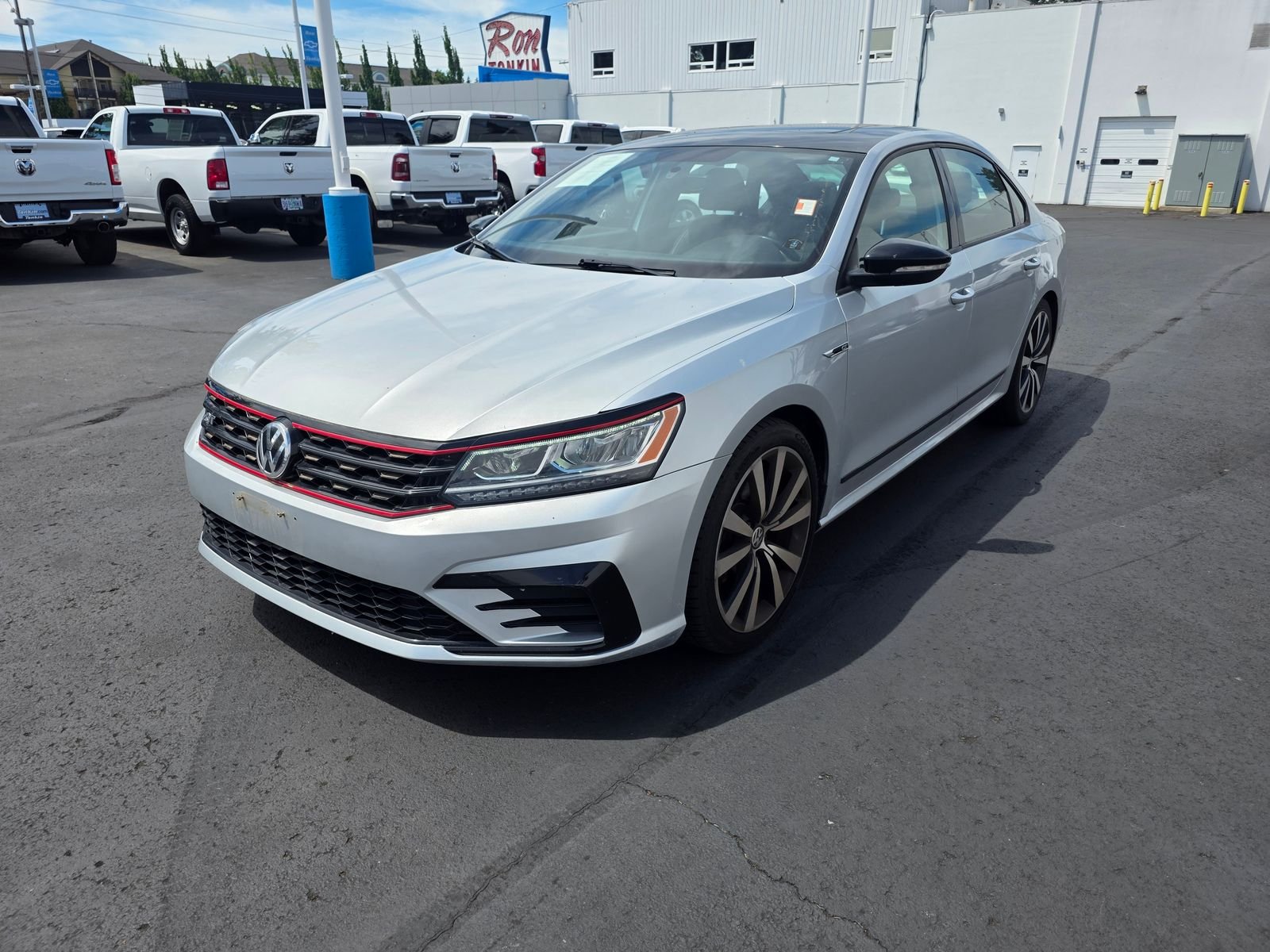 Used 2018 Silver Volkswagen 3.6L V6 GT image 2