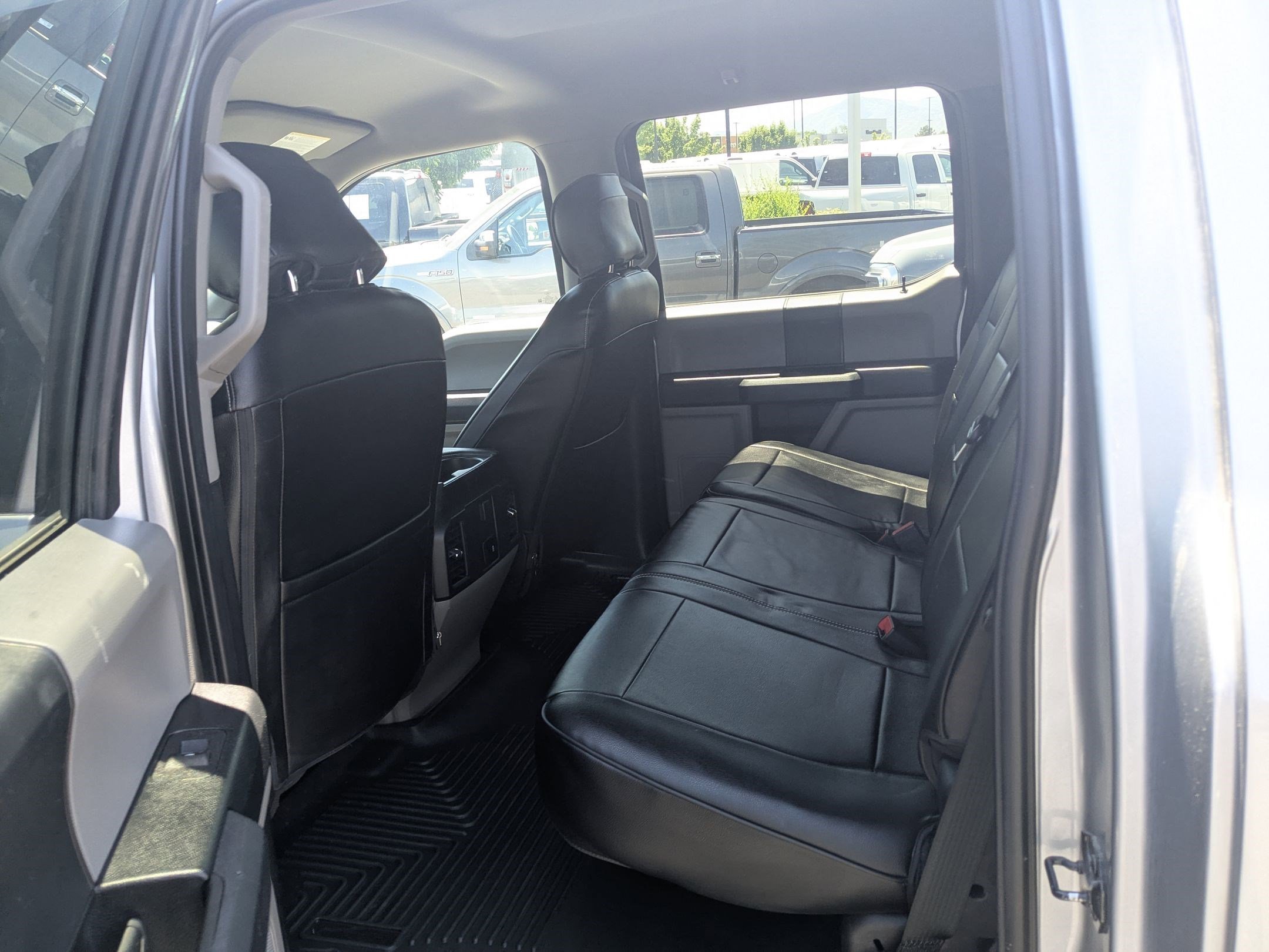 Used 2020 Iconic Silver Metallic Ford XL image 26