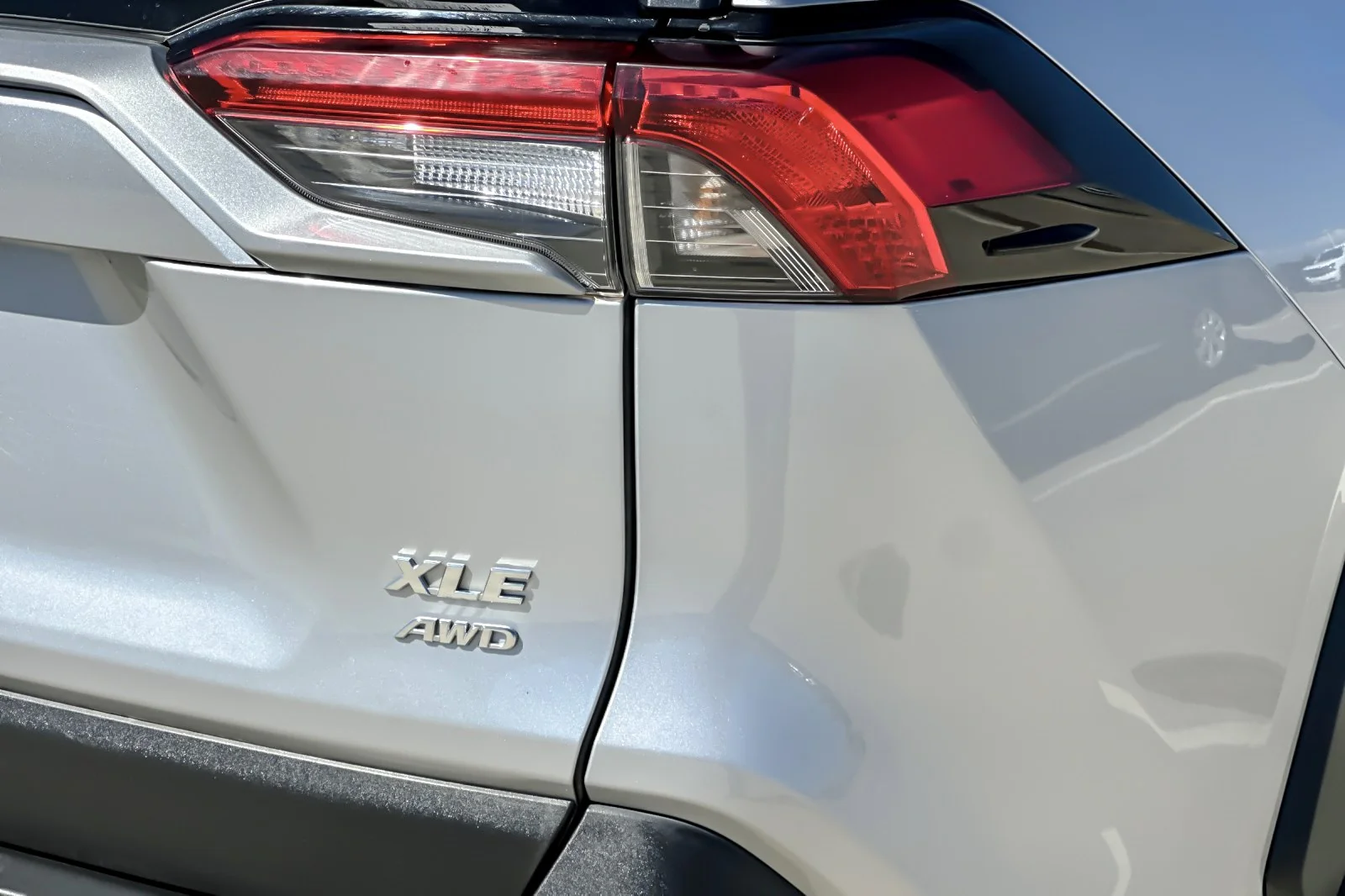 Used 2024 Silver Sky Metallic Toyota XLE image 26