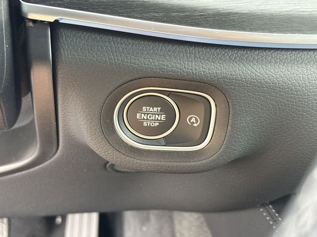 Used 2025 Black Mercedes-Benz GLE 580 image 27