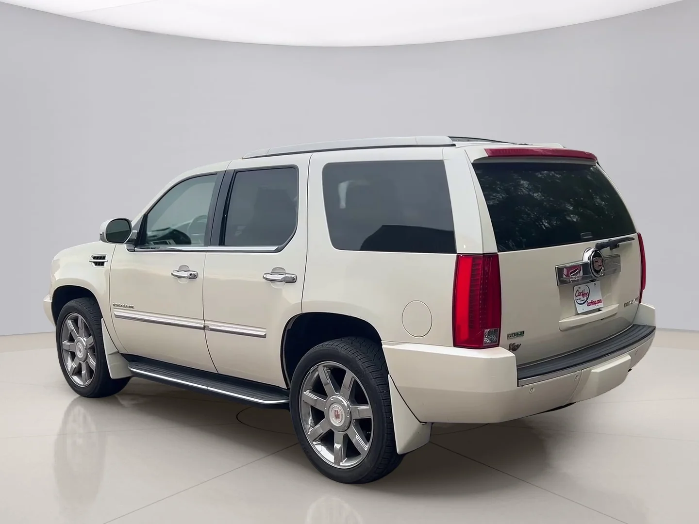 Used 2012 White Cadillac LUXURY image 7