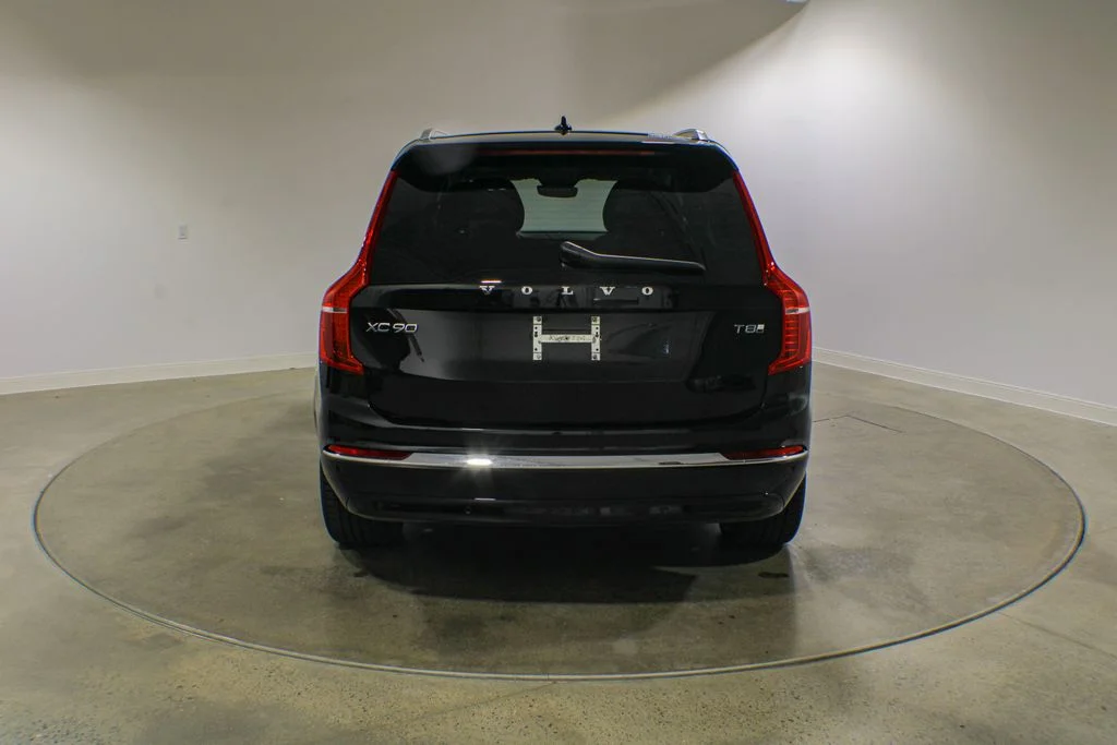 Certified Used 2025 Onyx Black Metallic Volvo T8 Plus image 4