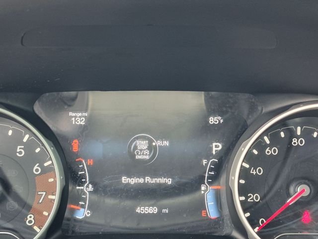 Used 2018 White Jeep Latitude image 14