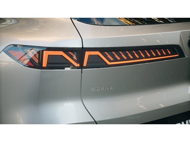New 2027 Space Silver Metallic BMW 40 xDrive image 8