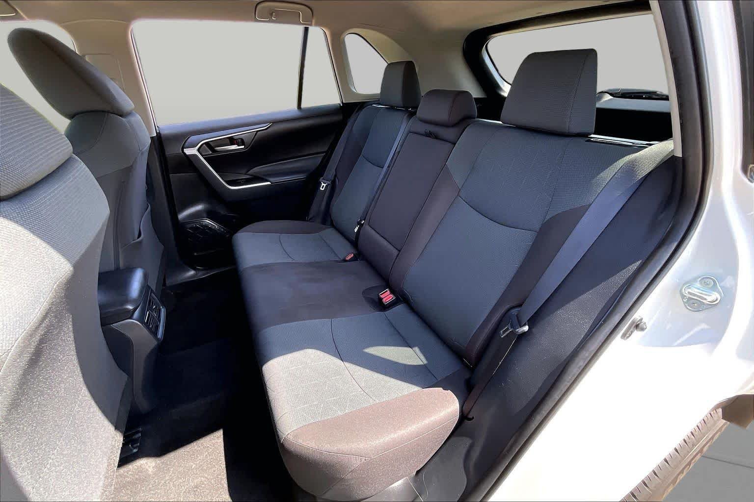 Used 2025 Ice Cap Toyota XLE image 21