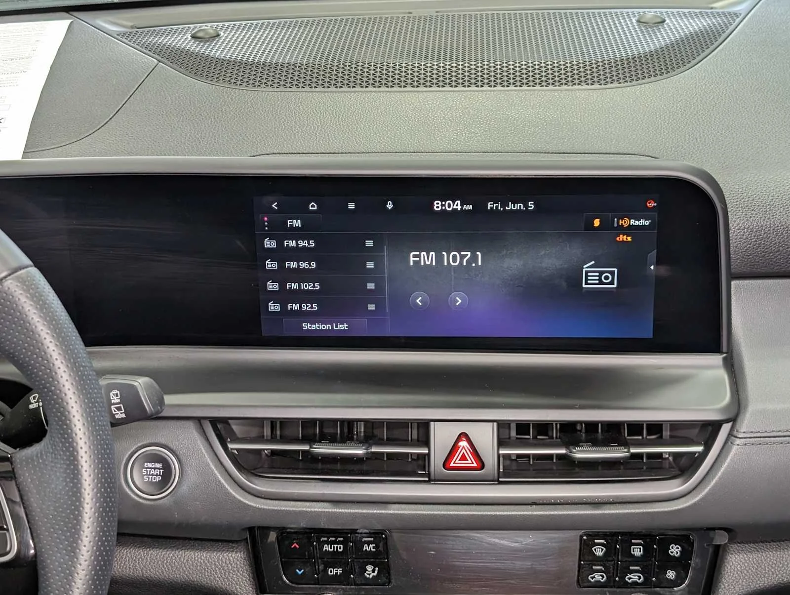 Used 2024 Snow White Pearl Kia SX image 19