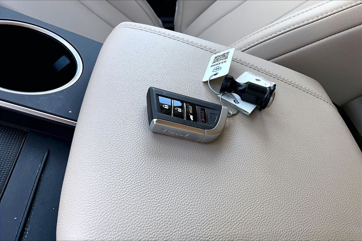 Used 2026 Platinum White Pearl Acura  image 15