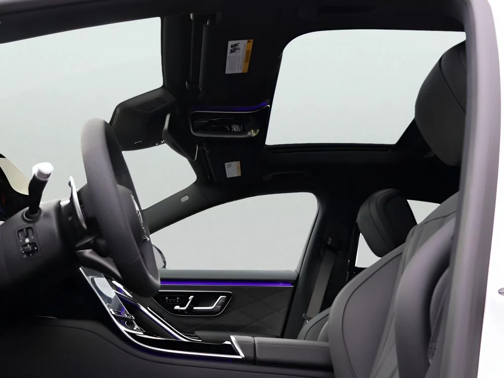 New 2025 MANUFAKTUR Moonlight White Metallic Mercedes-Benz S 63 E AMG® image 42