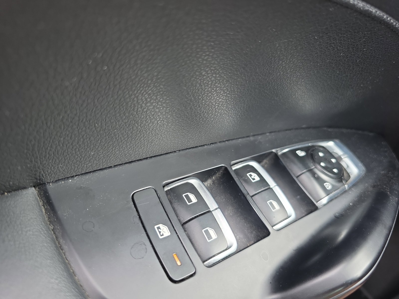 Used 2022 Glacial White Pearl Kia LXS image 22