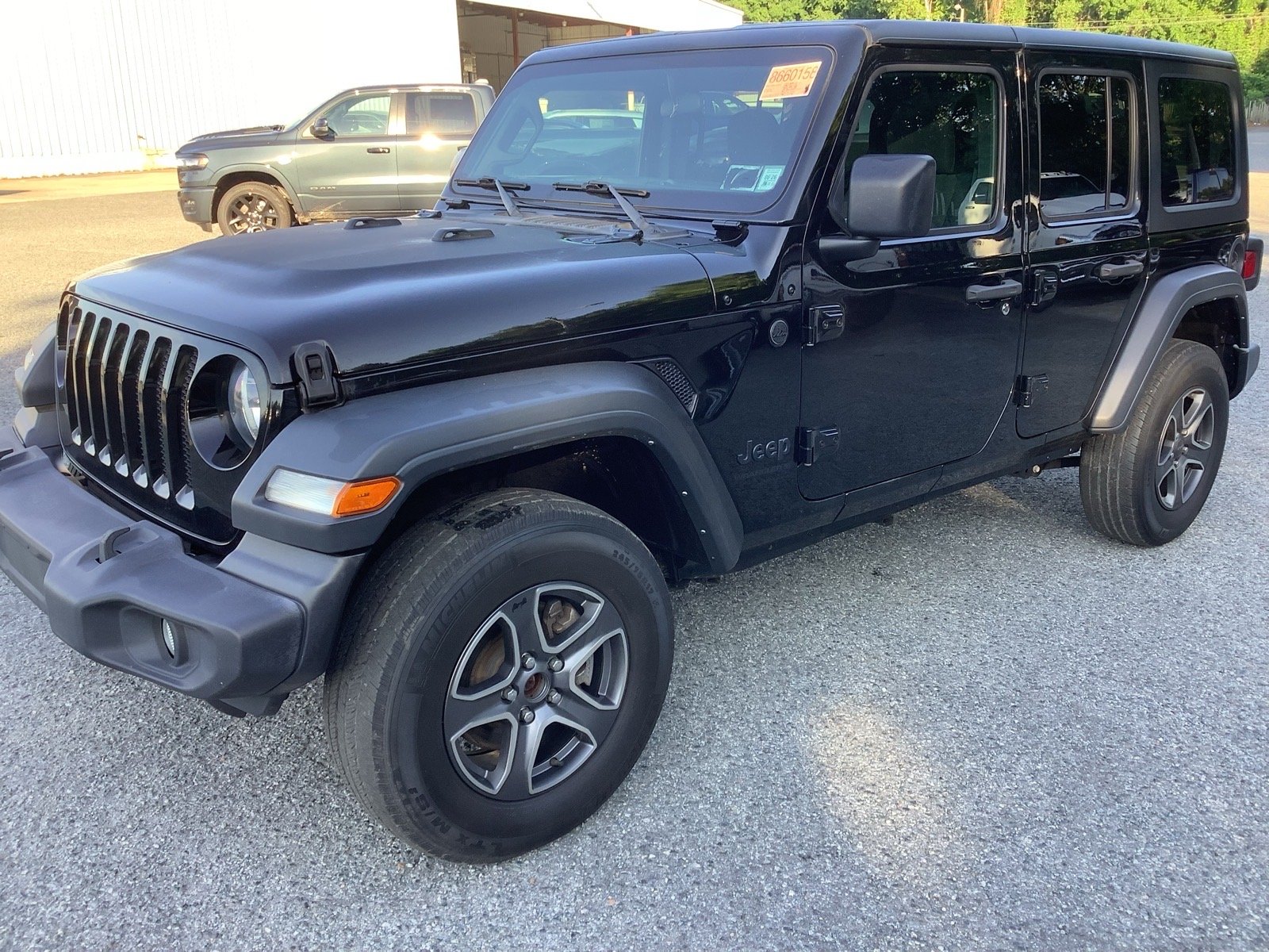 Used 2023 Black Jeep Sport S image 5
