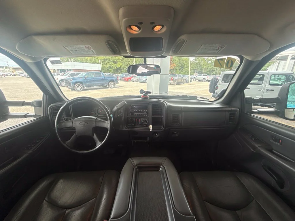 Used 2007 Graystone Metallic Chevrolet LT image 10