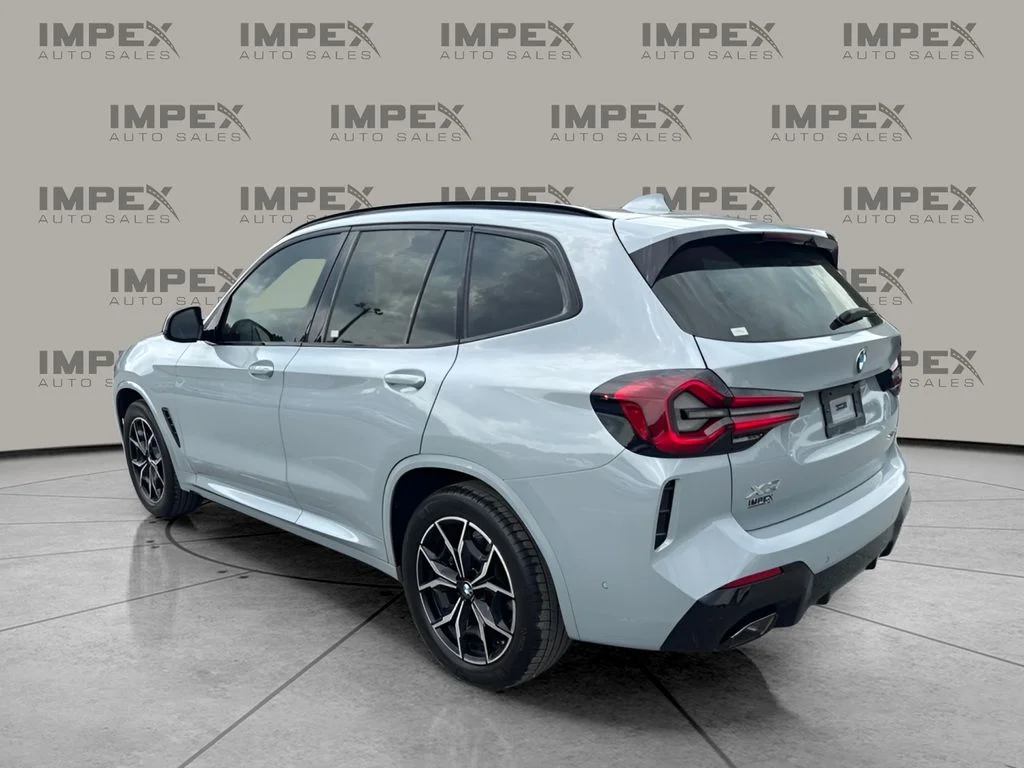 Used 2024 Gray BMW sDrive30i image 3