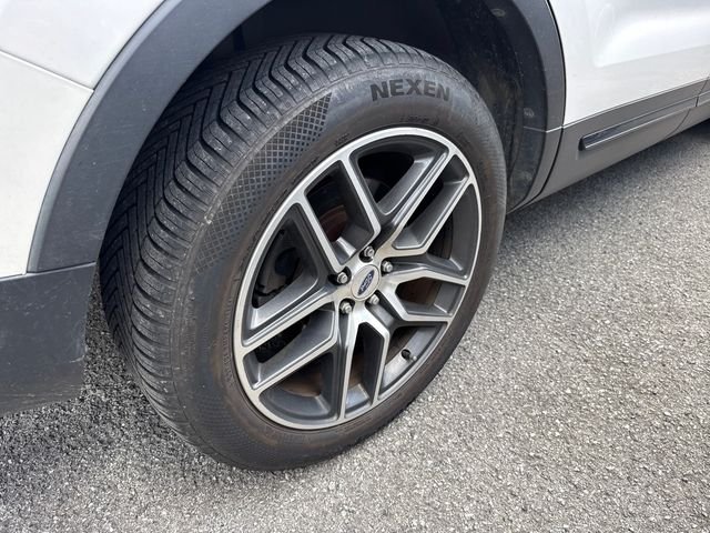 Used 2019 White Platinum Clearcoat Metallic Ford Sport image 9