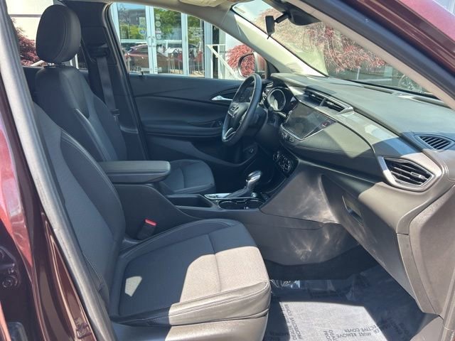 Used 2022 Rosewood Metallic Buick Select image 16