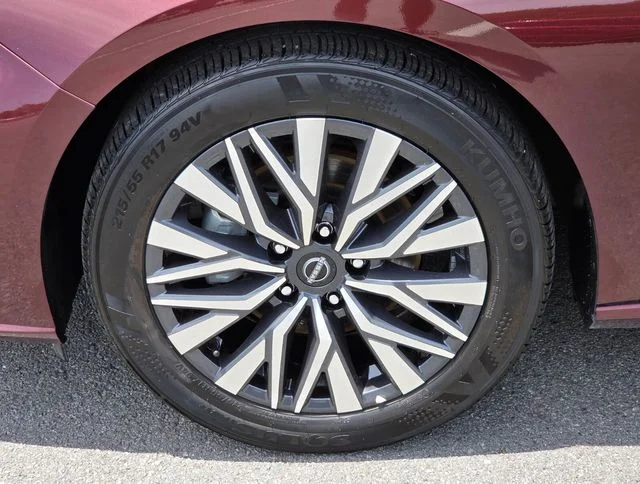 2025 Nissan Altima SV - Photo 19