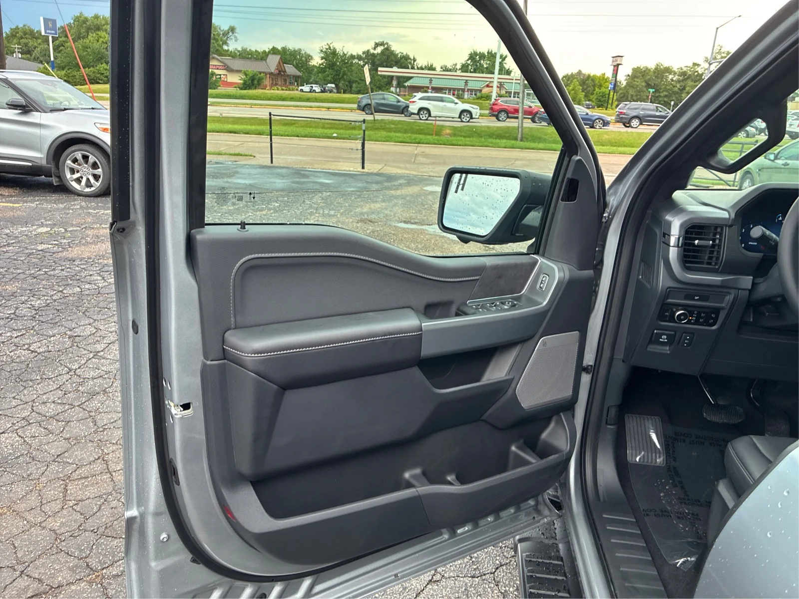 New 2026 Iconic Silver Metallic Ford XLT image 18