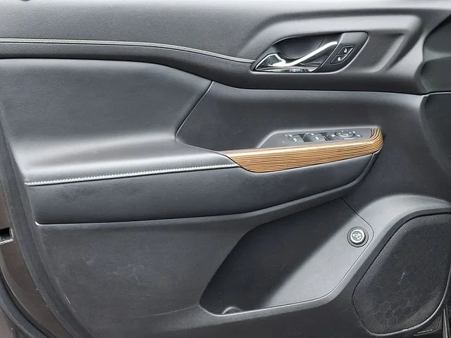 Used 2020 Gray GMC SLE image 12