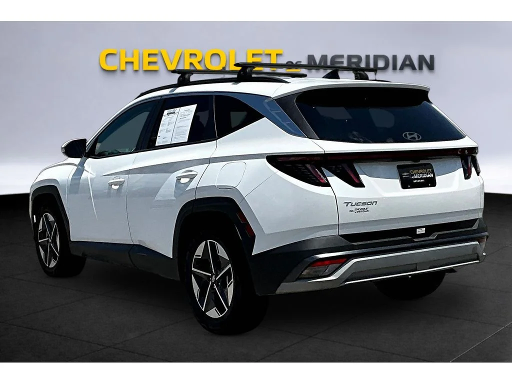 Used 2025  Hyundai SEL Convenience image 2