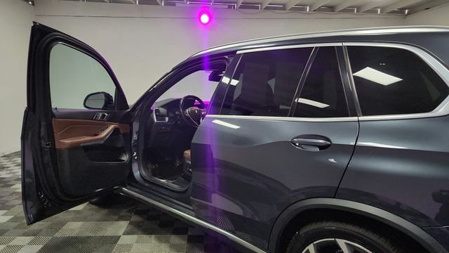 Used 2020 Gray BMW sDrive40i image 17