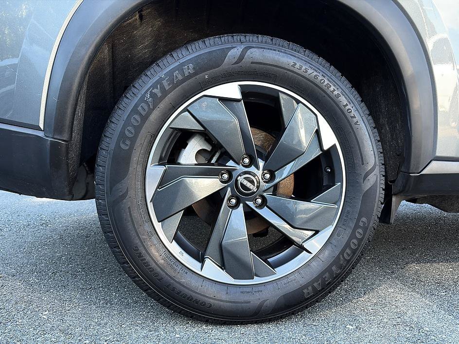 Used 2025 Gun Metallic Nissan SV image 11