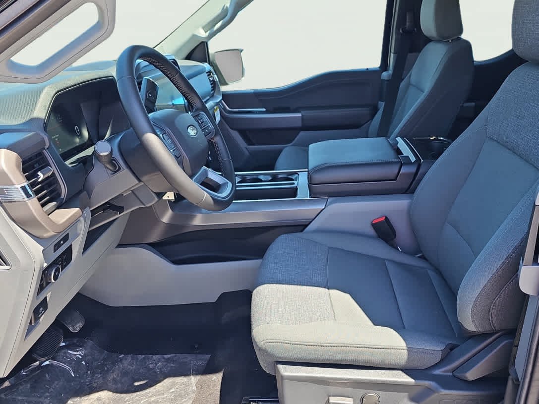 2025 Ford F-150 XLT - Photo 8