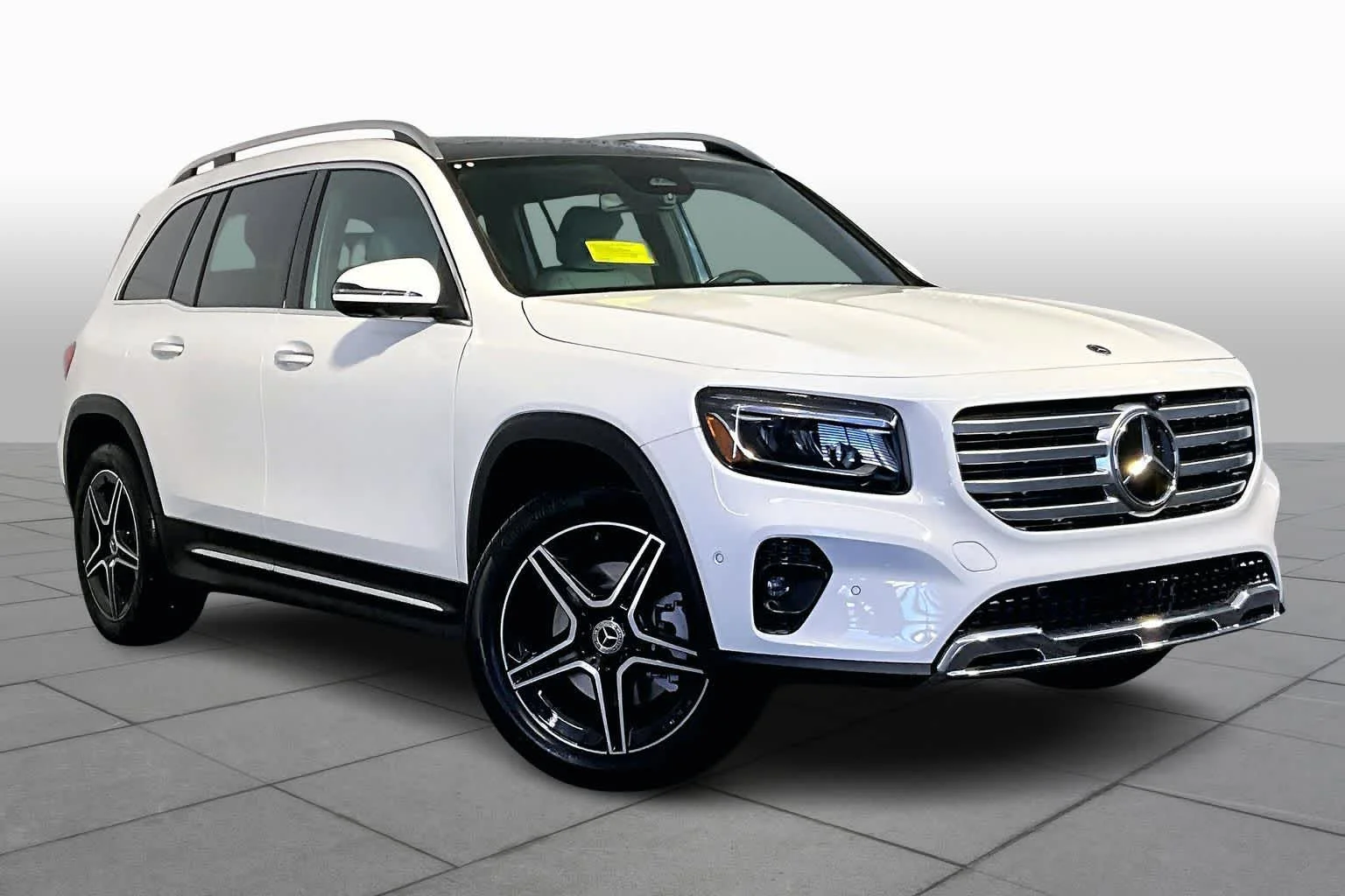 New 2026 Polar White Mercedes-Benz GLB 250 image 19
