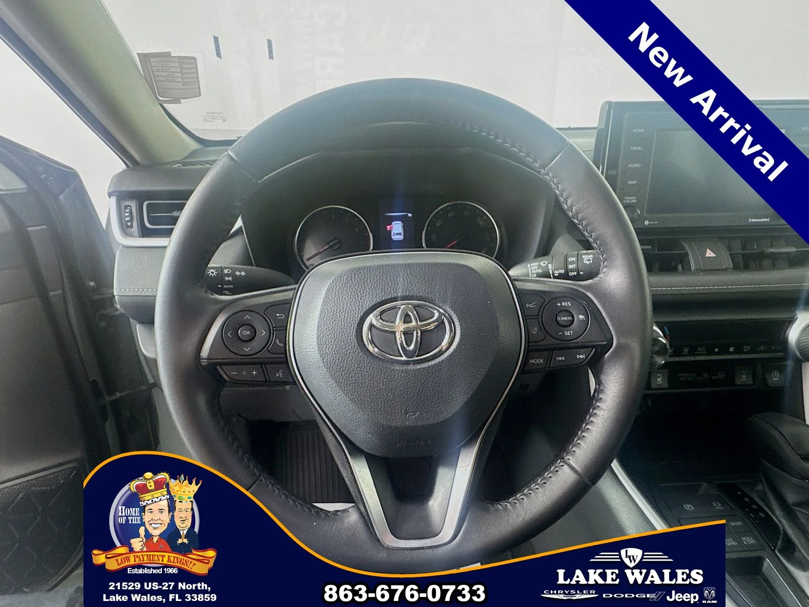 Certified Used 2022  Toyota XLE image 11