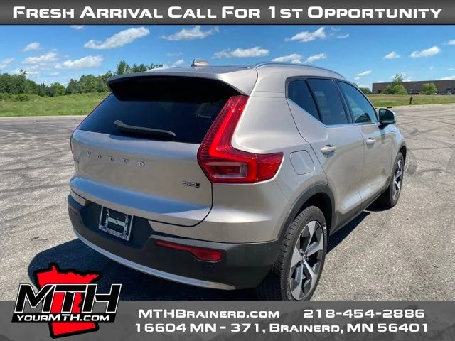 2024 Volvo XC40 Plus - Photo 8