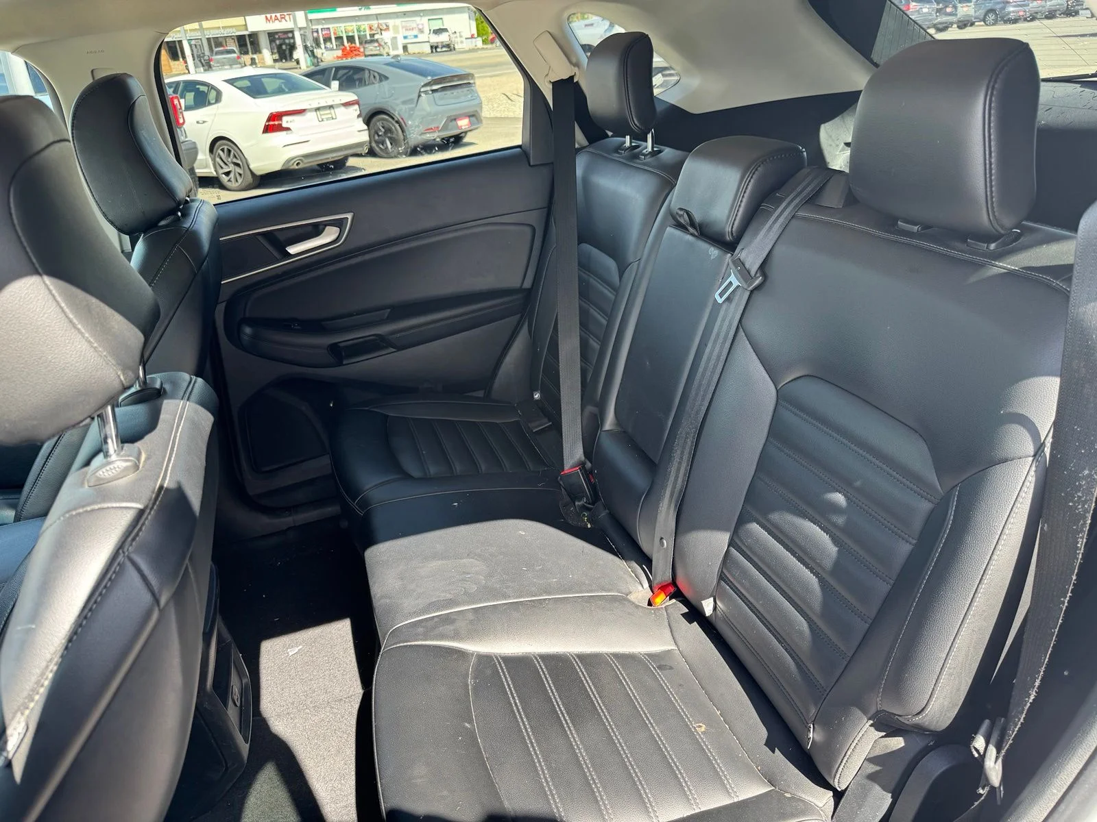 Used 2022 White Ford SEL image 9