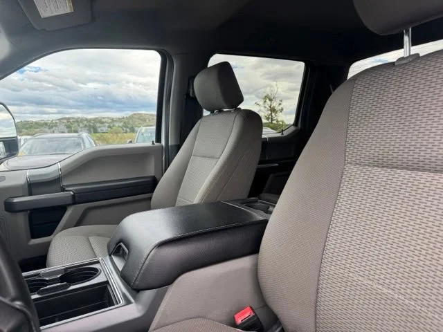 Used 2021 White Ford XL image 17