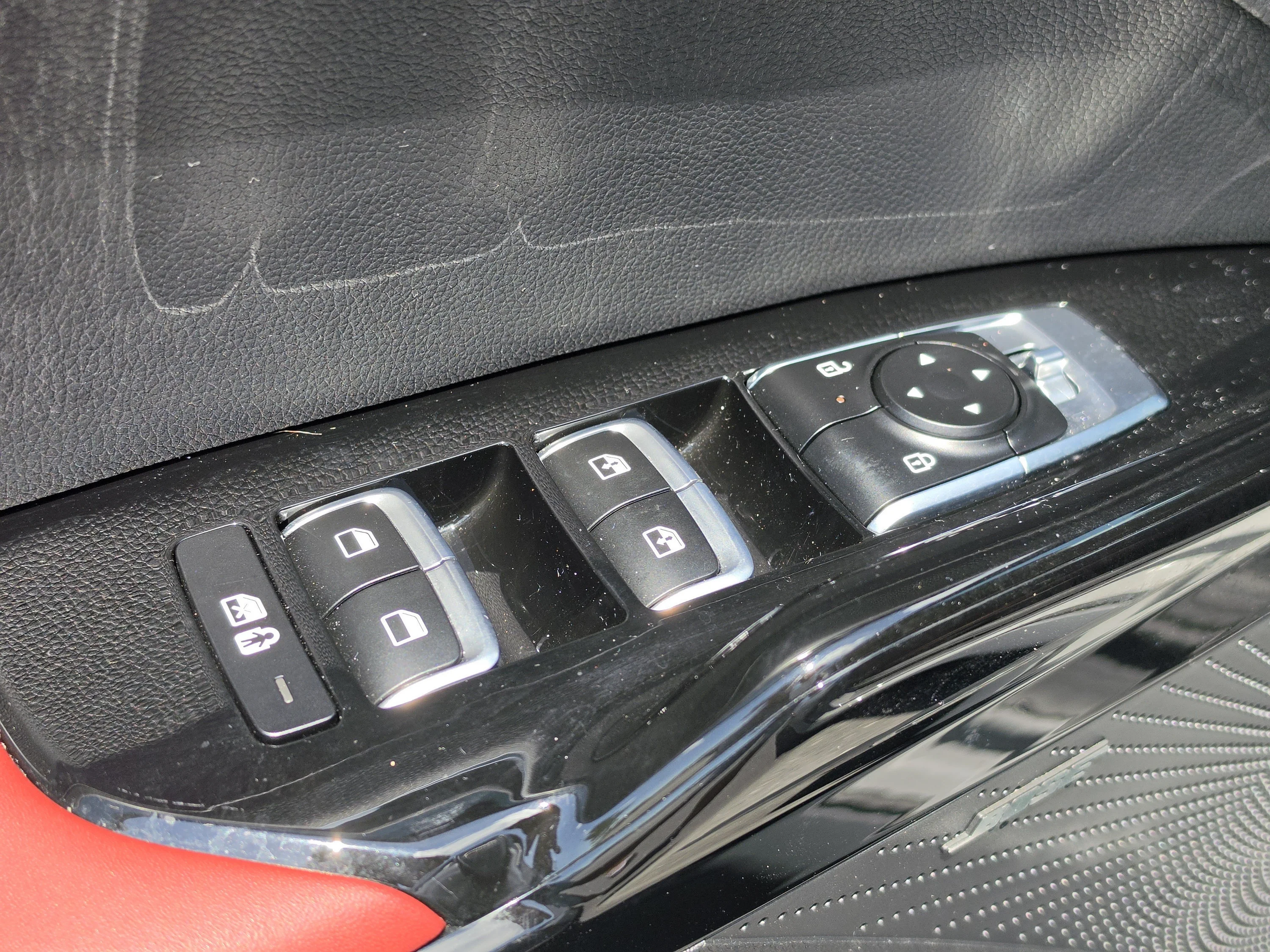 Used 2025 Wolf Gray Kia GT-Line image 23