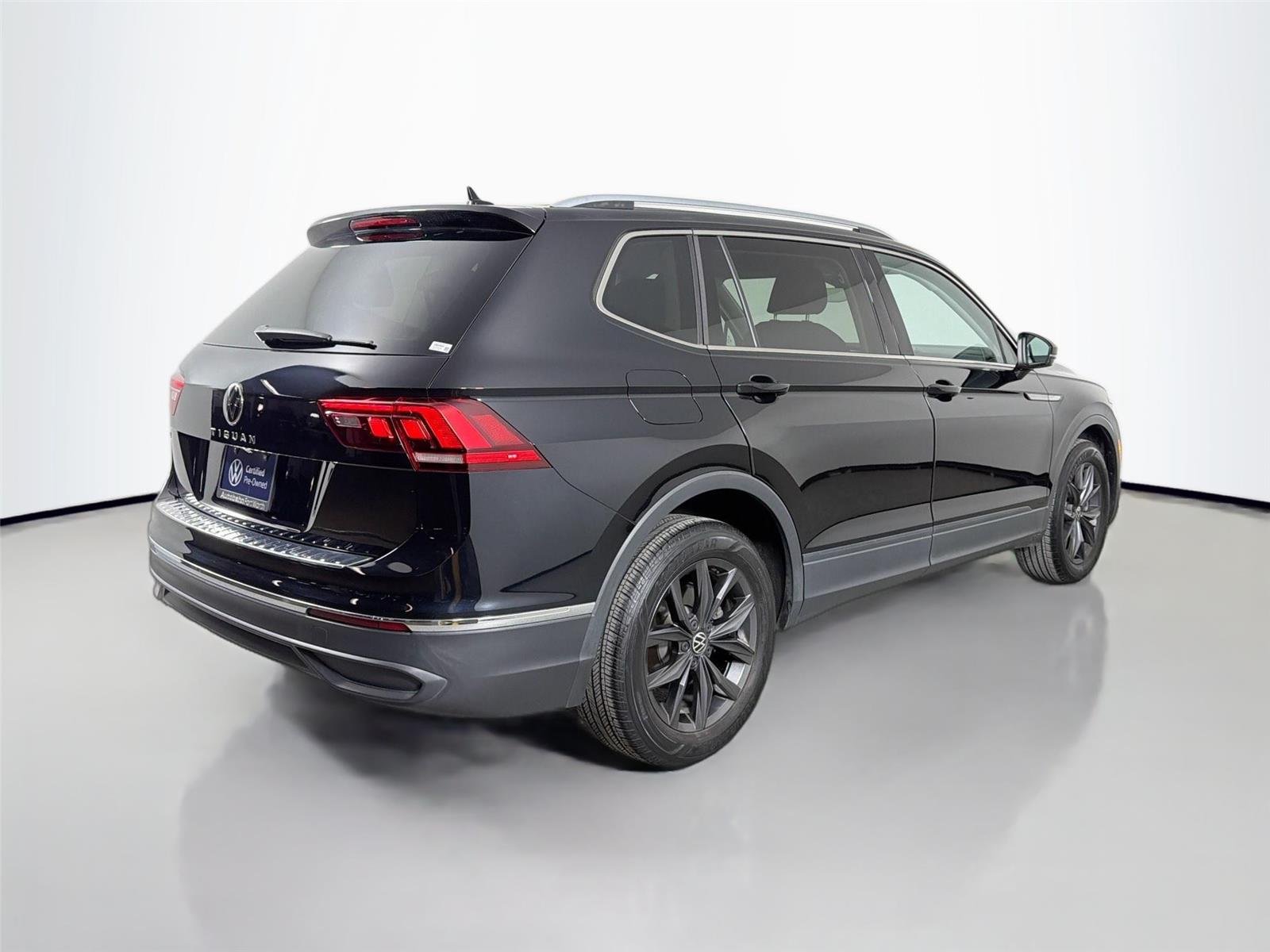 Certified Used 2023 Deep Black Pearl Volkswagen SE image 6